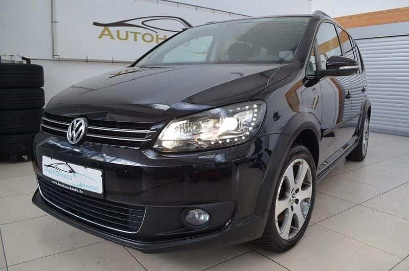 Schwarz Gebraucht 2013 VW Touran Van / Kleinbus | 11.999 € (Fairer Preis) - Bild 1/4