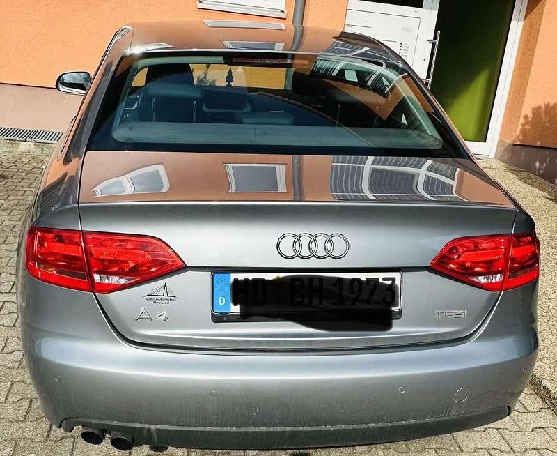 Gebraucht Audi A4 Attraction 120 PS (88 kW) 2010 Grau Limousine