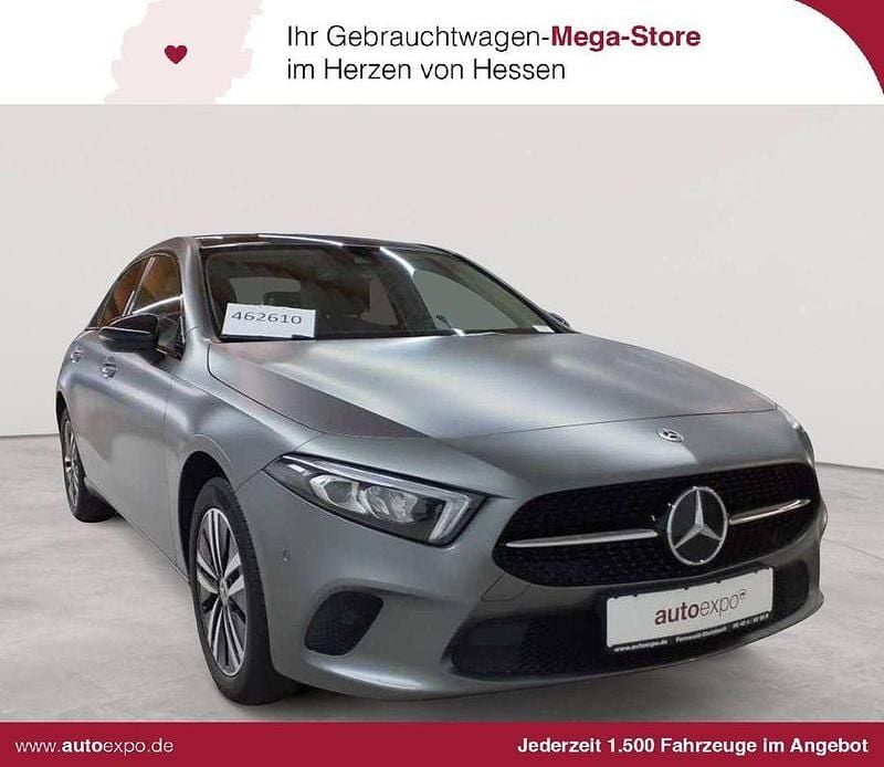 Manufaktur mountaingrau magno Gebraucht 2022 Mercedes A250 Progressive Limousine | 24.990 € (Fairer Preis) - Bild 1/4