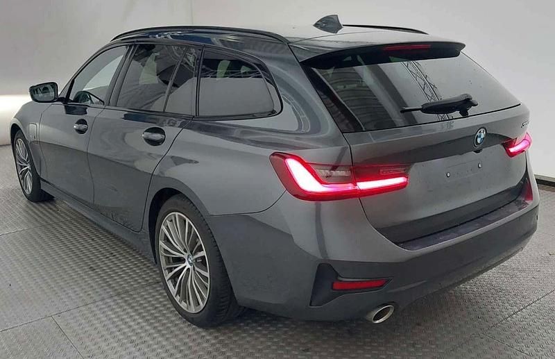 Gebraucht BMW 320e Sport Line 204 PS (150 kW) 2022 Grau Kombi