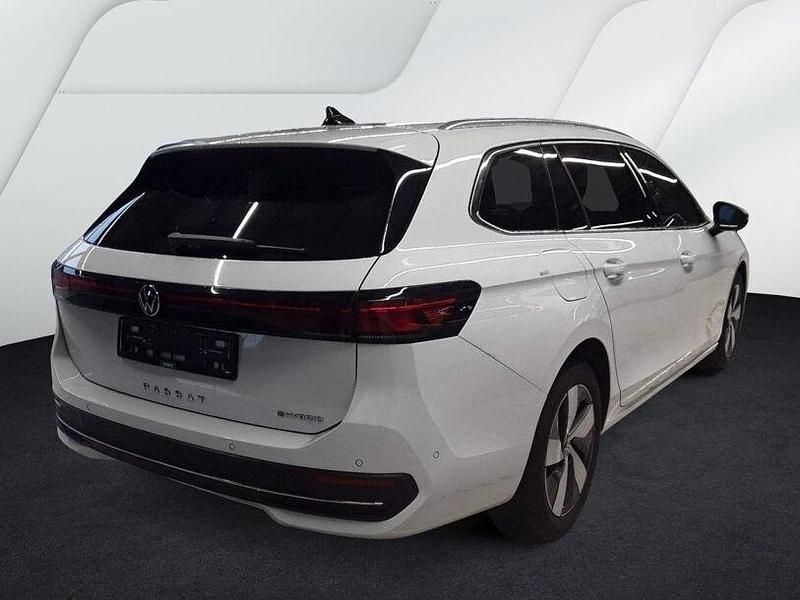 Gebraucht VW Passat Business 204 PS (150 kW) 2025 Weiß Kombi