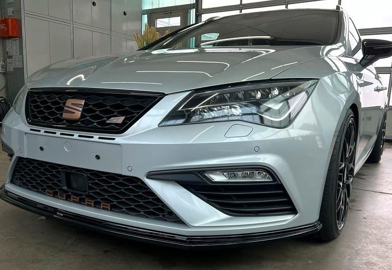 Używany Seat Leon 4Drive 300 KM (220 kW) 2017 Srebrny Kombi