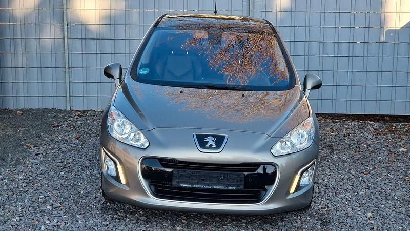 Gebraucht Peugeot 308 Allure 156 PS (114 kW) 2012 Grau Limousine