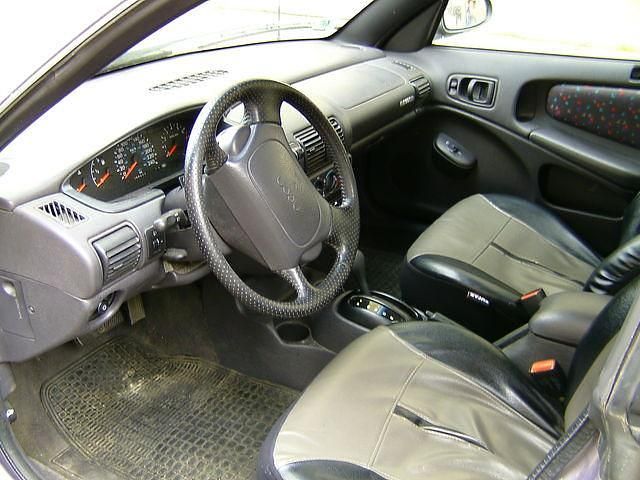 Gebraucht Chrysler Neon 181 PS (133 kW) 1997 Violett metallic Limousine