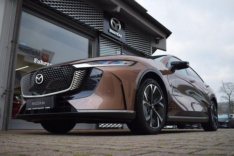 Neu Mazda 6e Takumi-Line 189 kW (258 PS) 2025 Silber Limousine