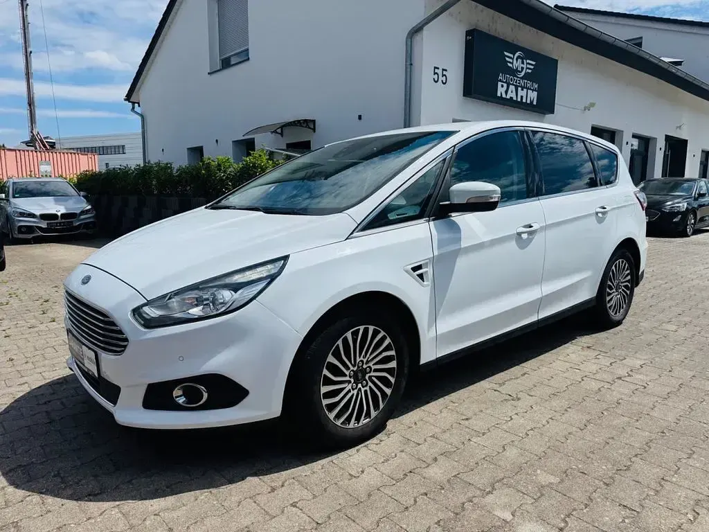 Gebraucht Ford S-MAX Titanium 150 PS (110 kW) 2018 Weiß Van / Kleinbus