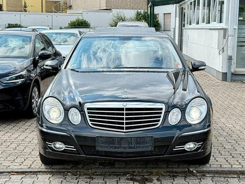 Gebraucht Mercedes E320 224 PS (164 kW) 2009 Schwarz Limousine