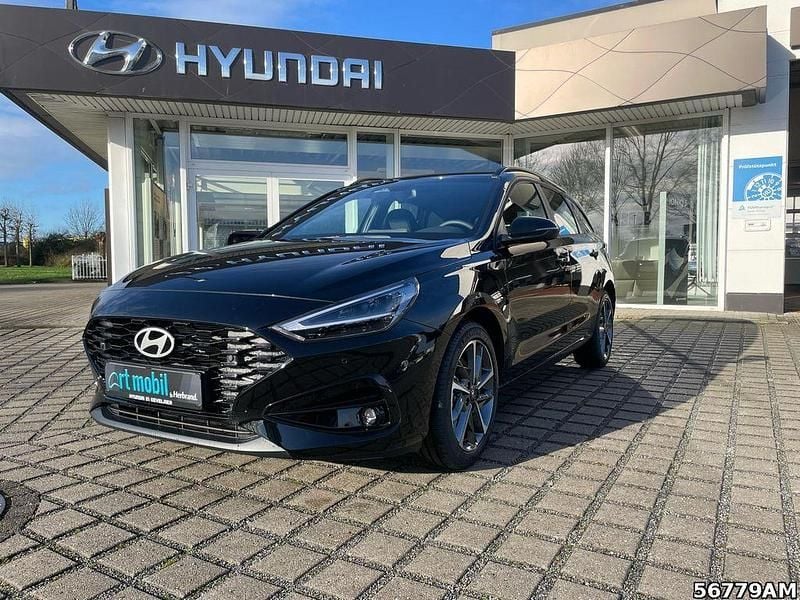 Abyss black mineraleffekt Gebraucht 2025 Hyundai i30 Advantage Kombi | 22.490 € (Fairer Preis) - Bild 1/4