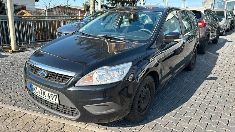 Schwarz Gebraucht 2011 Ford Focus Kombi | 3.990 € (Guter Preis) - Bild 1/4