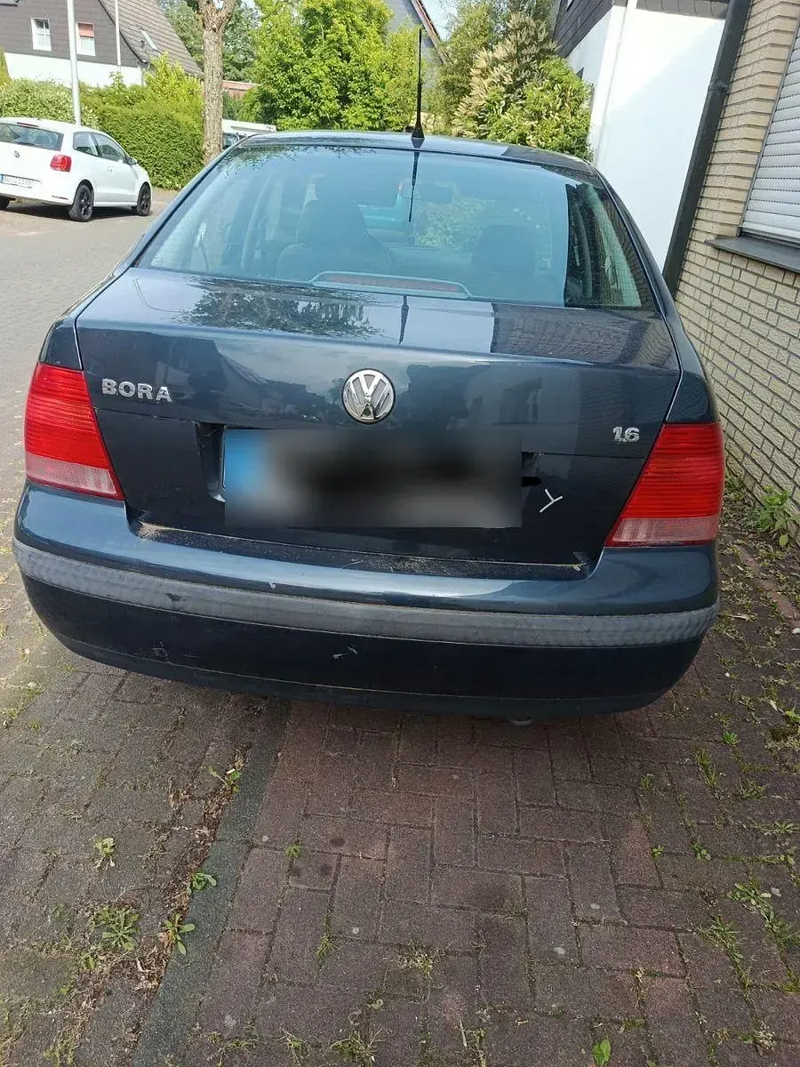 Gebraucht VW Bora Basis 101 PS (74 kW) 1999 Blau Limousine