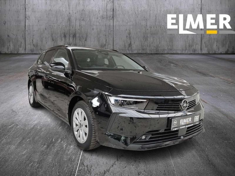 Gebraucht Opel Astra Enjoy 110 PS (80 kW) 2024 Lackierung schwarz perla nera/ Kombi