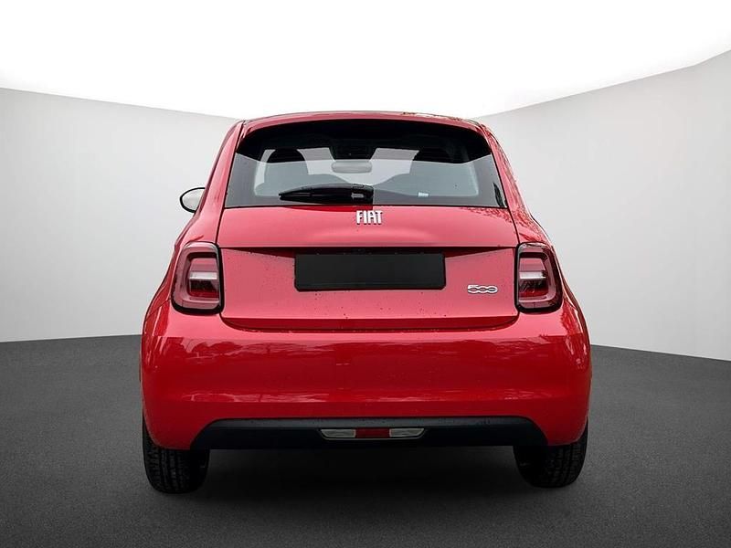 Gebraucht Fiat 500e Red 69 kW (95 PS) 2025 Rot Limousine