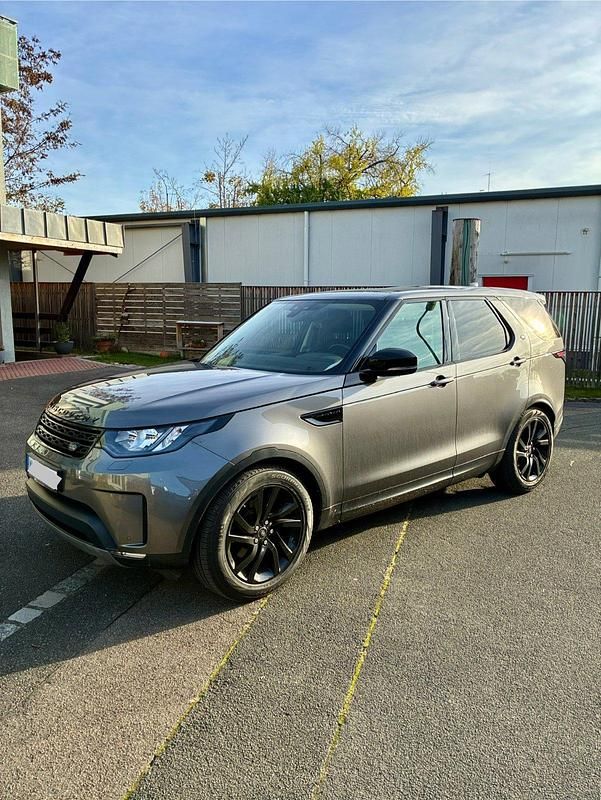 Grau Gebraucht 2018 Land Rover Discovery 5 SE SUV | 44.000 € (Etwas zu teuer) - Bild 1/4