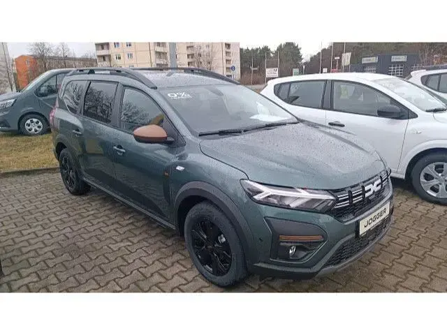 Gebraucht Dacia Jogger Extreme 101 PS (74 kW) 2024 Grün schwarz Van / Kleinbus