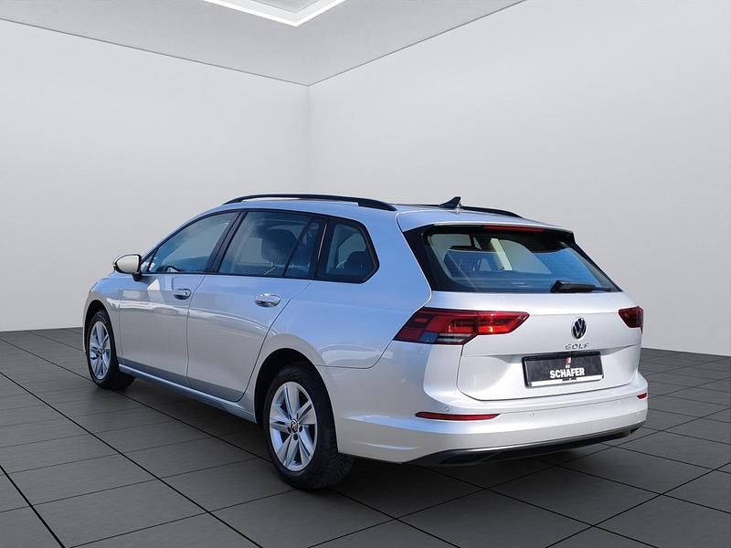 Gebraucht VW Golf VIII Life 110 PS (80 kW) 2023 Silber Kombi