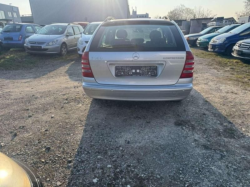 Gebraucht Mercedes C180 143 PS (105 kW) 2002 Brillantsilber  metalliclack Kombi
