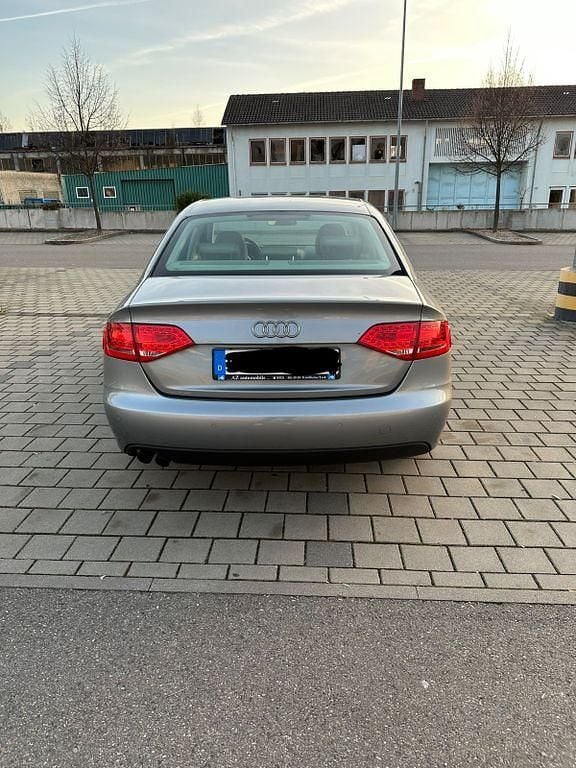 Gebraucht Audi A4 Attraction 120 PS (88 kW) 2009 Grau Limousine