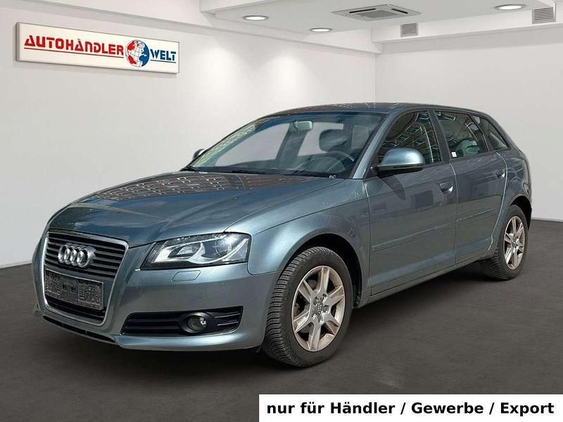 Grau Gebraucht 2009 Audi A3 Sportback Attraction Limousine | 3.799 € (Superpreis) - Bild 1/3