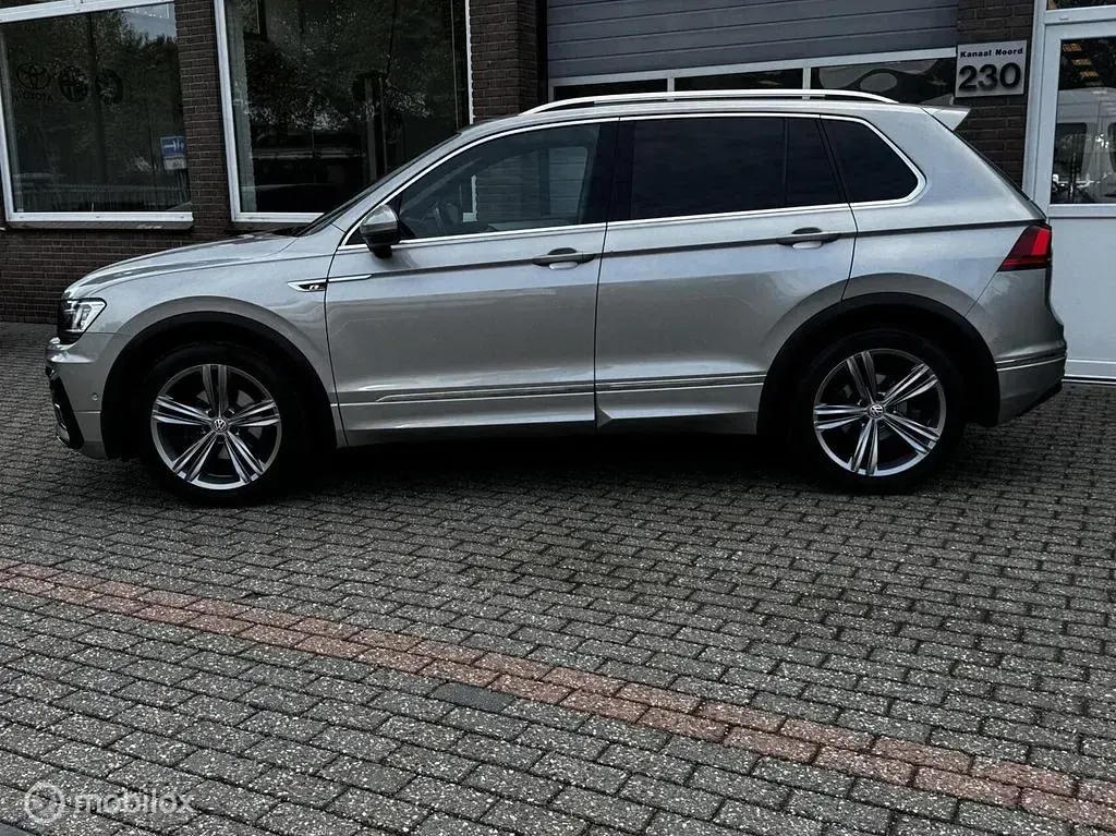 Second-hand VW Tiguan R-line 150 CP (110 kW) 2019 Gri SUV