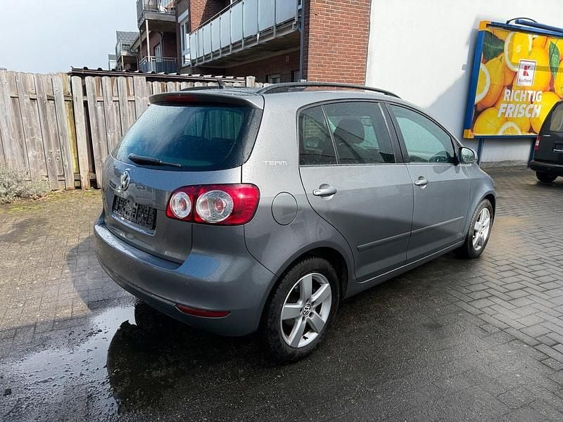 Gebraucht VW Golf VI Team 105 PS (77 kW) 2011 Grau Kleinwagen