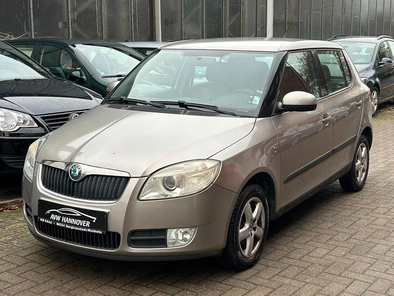 Beige Gebraucht 2007 Skoda Fabia Ambiente Limousine | 2.990 € (Etwas zu teuer) - Bild 1/4