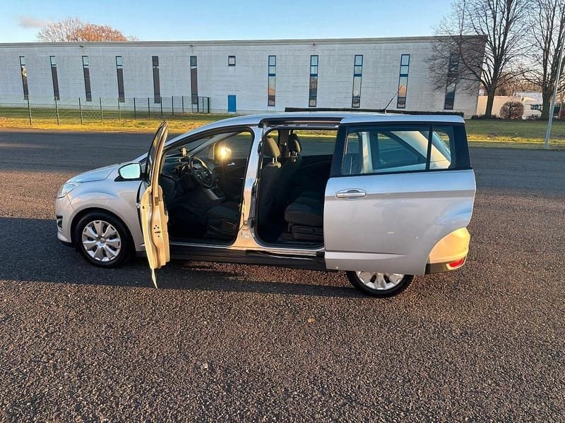 Gebraucht Ford Grand C-Max Trend 140 PS (102 kW) 2012 Silber Van / Kleinbus