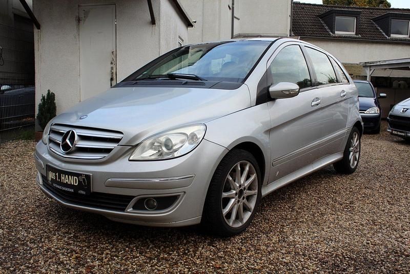 Grau Gebraucht 2006 Mercedes B200 Van / Kleinbus | 1.700 € (Teuer) - Bild 1/4