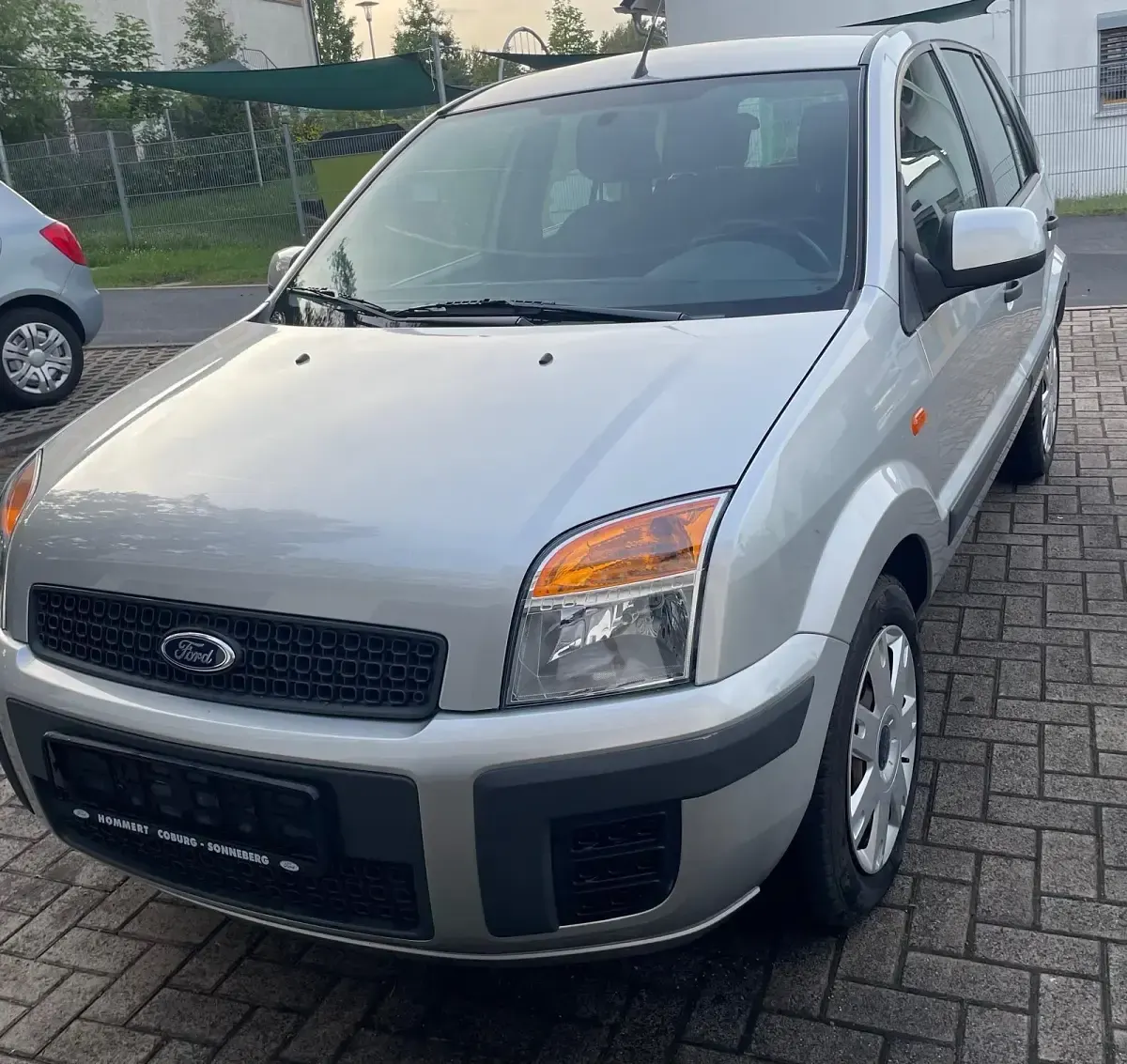 Gebraucht Ford Fusion 80 PS (58 kW) 2012 Silber Kleinwagen