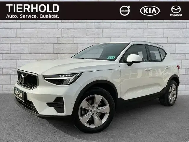 Gebraucht Volvo XC40 Core 190 PS (139 kW) 2023 Crystal white pearl SUV