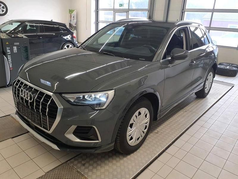 Gebraucht Audi Q3 Advanced 150 PS (110 kW) 2023 Nanograu metallic SUV