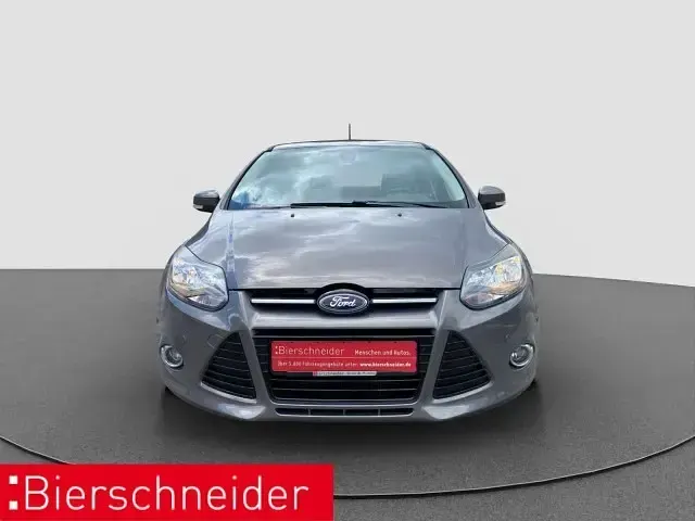 Gebraucht Ford Focus Titanium 150 PS (110 kW) 2013 Braun Limousine