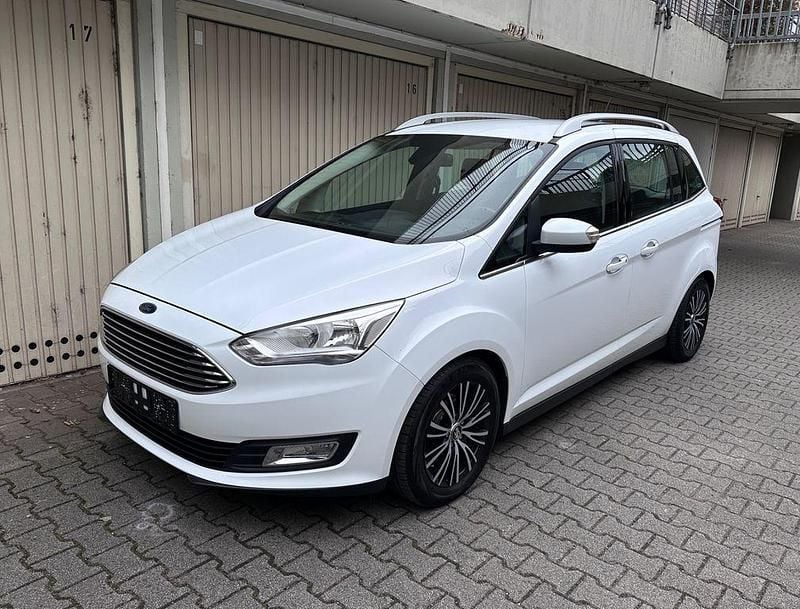 Weiß Gebraucht 2017 Ford Grand C-Max Titanium Van / Kleinbus | 10.999 € (Guter Preis) - Bild 1/4
