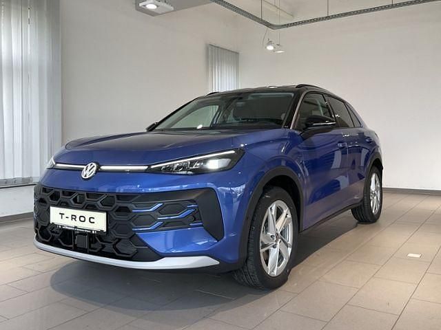 Gebraucht VW T-Roc Life 150 PS (110 kW) 2025 Celestial blue metallic SUV