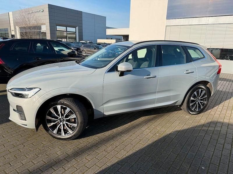 Gebraucht Volvo XC60 Core 197 PS (144 kW) 2023 Grau SUV