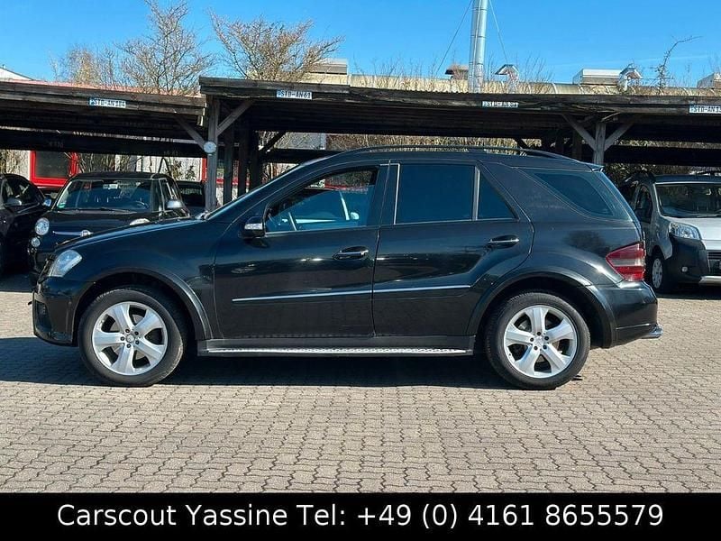 Gebraucht Mercedes ML320 224 PS (164 kW) 2007 Schwarz SUV