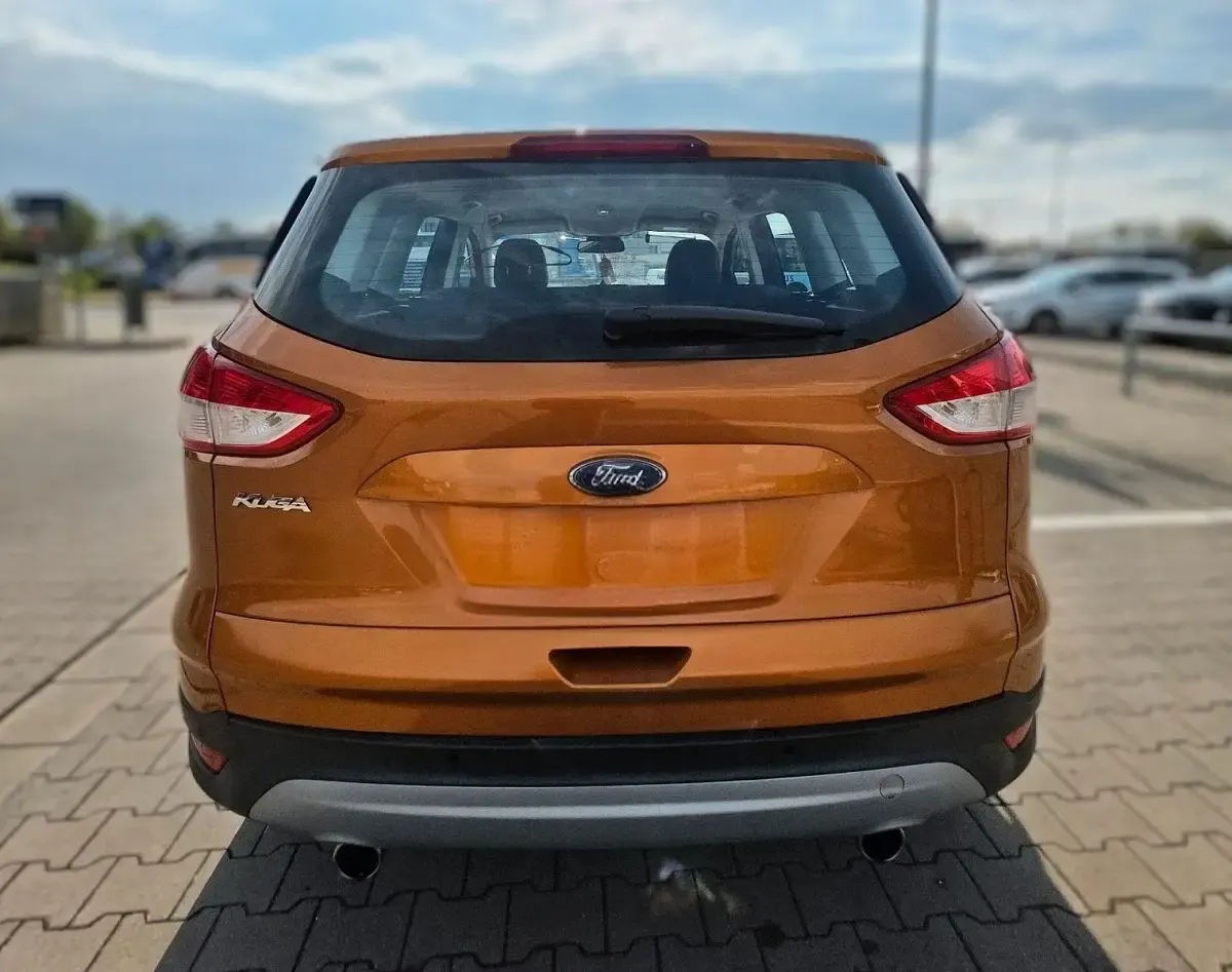 Gebraucht Ford Kuga Titanium 120 PS (88 kW) 2016 Orange SUV
