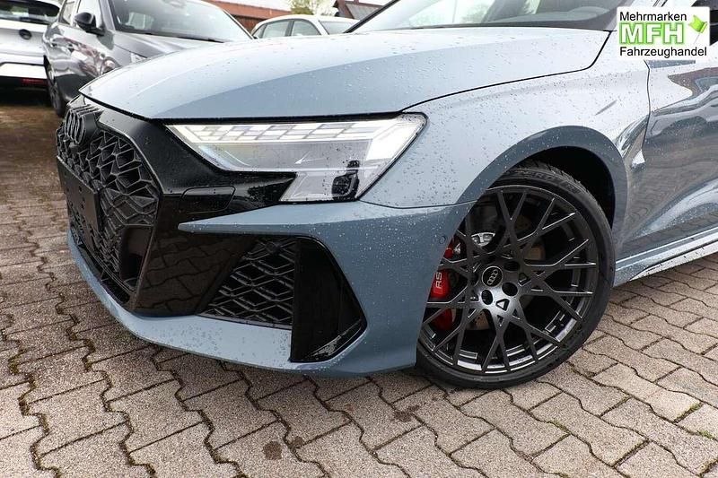 Neu Audi RS3 400 PS (294 kW) 2026 Kemoragrau metallic Limousine