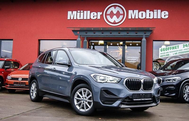 Storm bay individu (metallic) Gebraucht 2022 BMW X1 Advantage SUV | 25.900 € (Fairer Preis) - Bild 1/4