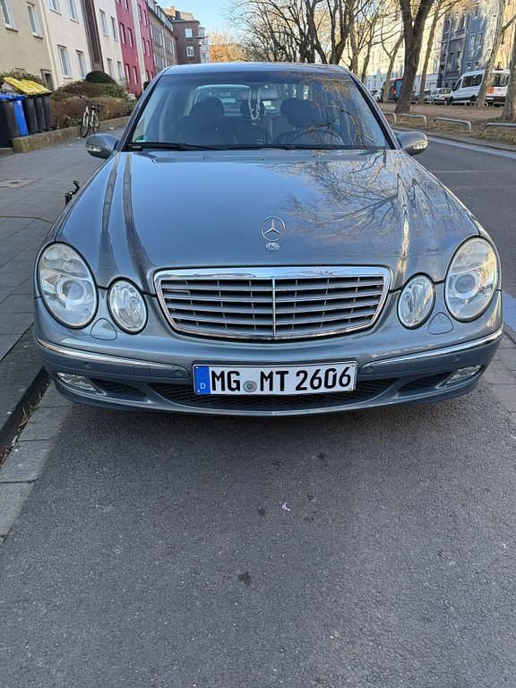 Gebraucht Mercedes E270 Elegance 177 PS (130 kW) 2005 Grau Limousine