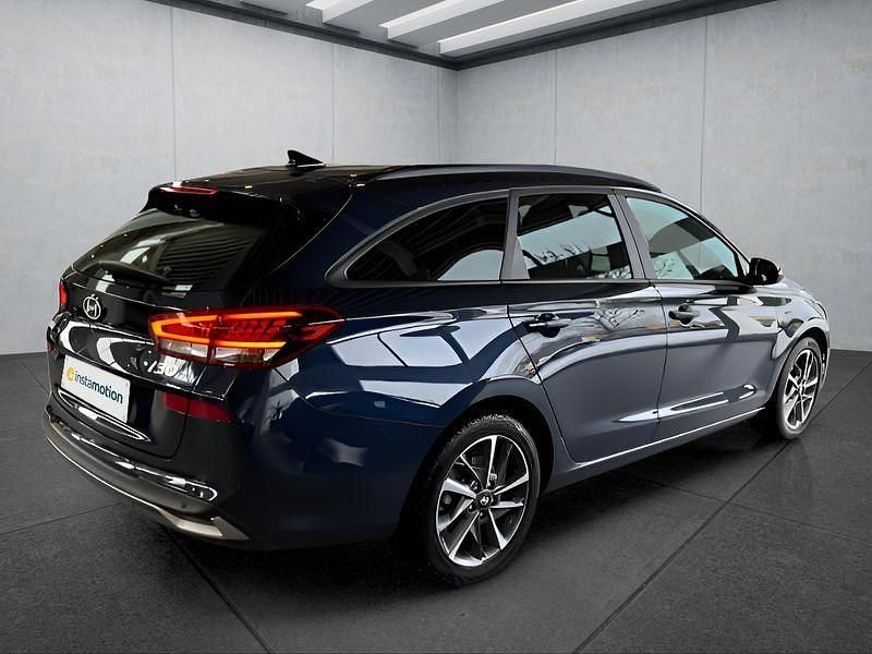 Gebraucht Hyundai i30 101 PS (74 kW) 2024 Blau Kleinwagen