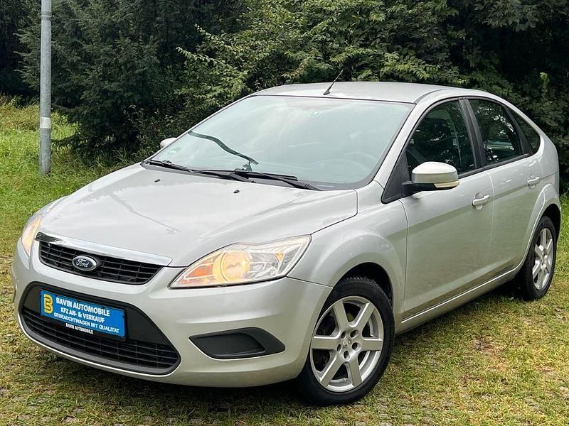Grau Gebraucht 2008 Ford Focus Style Limousine | 2.990 € (Fairer Preis) - Bild 1/4
