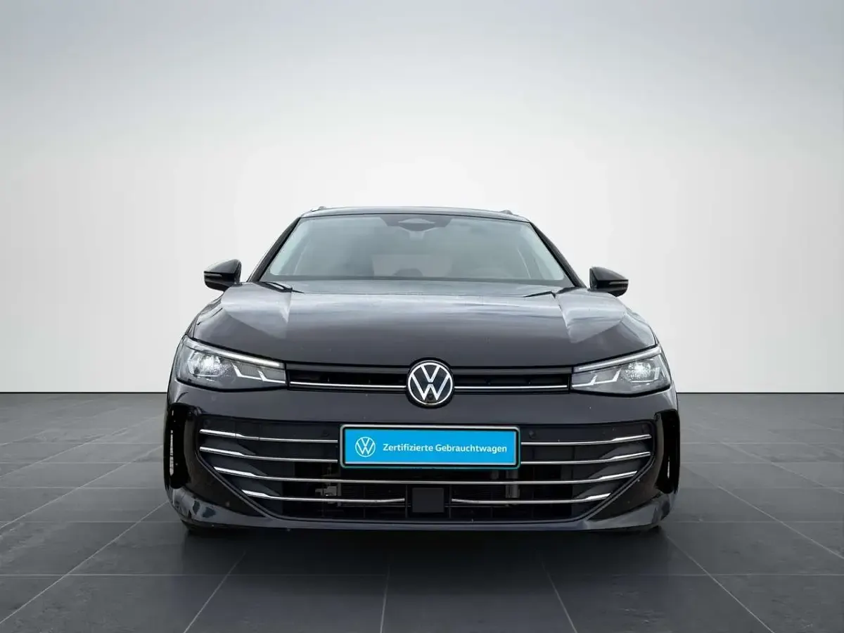 Gebraucht VW Passat 150 PS (110 kW) 2025 Grenadillschwarz metallic Kombi