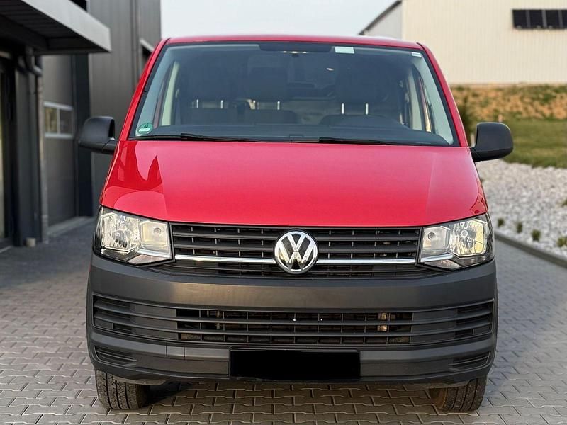 Używany VW Transporter 102 KM (75 kW) 2017 Czerwony Van