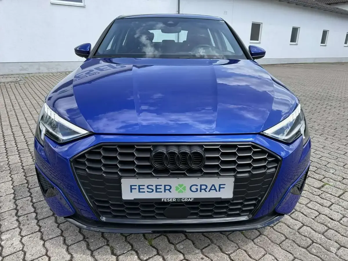 Gebraucht Audi A3 Advanced Plus 116 PS (85 kW) 2024 Ultrablau metallic Limousine