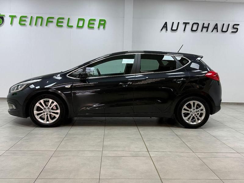 Gebraucht Kia Ceed DREAM-TEAM Edition 128 PS (94 kW) 2015 Schwarz Kleinwagen