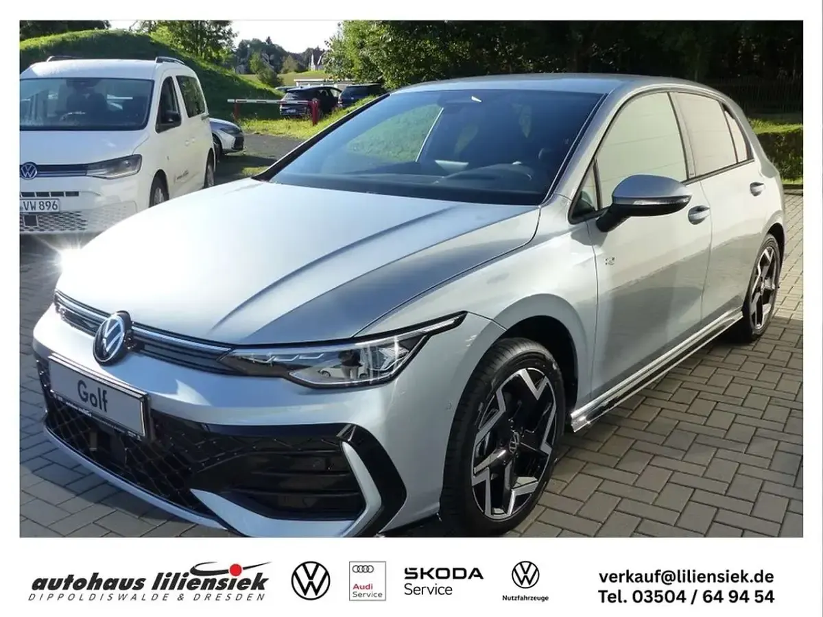 Gebraucht VW Golf VIII R-line 150 PS (110 kW) 2025 Silber Limousine