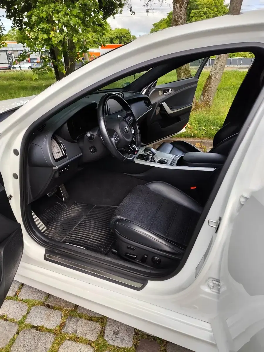 Gebraucht Kia Stinger 200 PS (147 kW) 2018 Weiß Kleinwagen