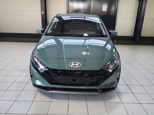 Gebraucht Hyundai i20 Select 101 PS (74 kW) 2025 Gruen Kleinwagen