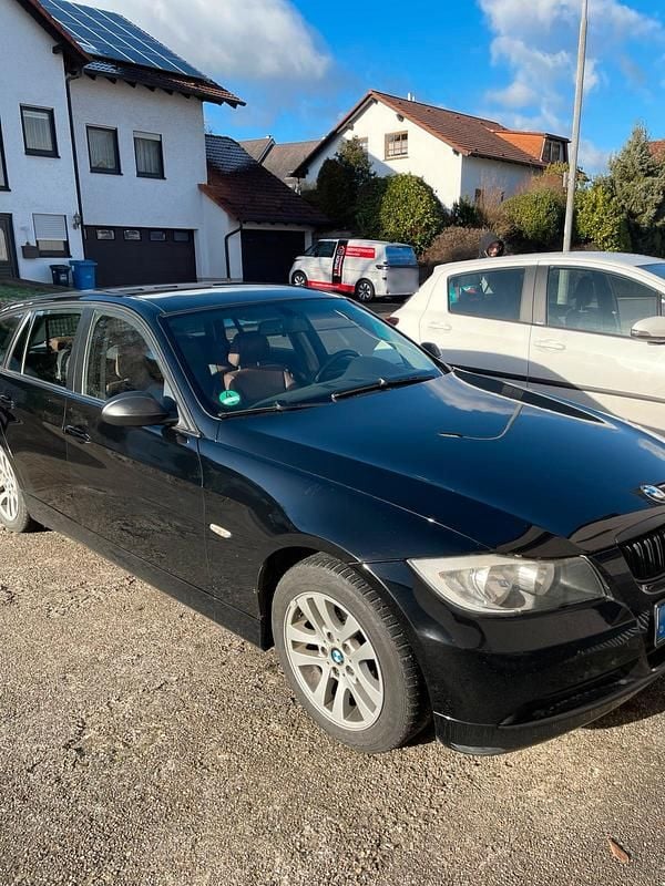 Gebraucht BMW 320 160 PS (117 kW) 2007 Schwarz Kombi