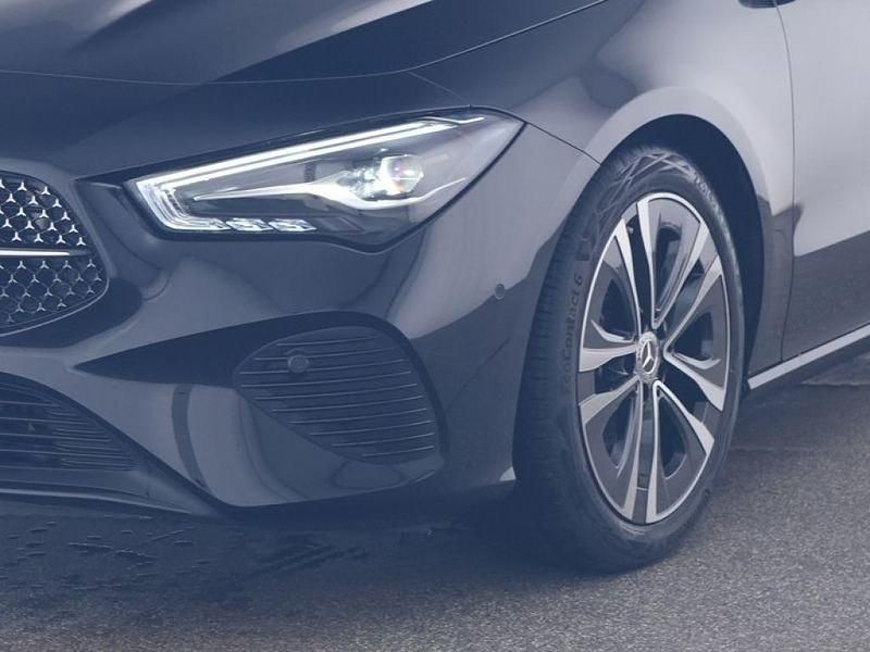 Gebraucht Mercedes CLA180 136 PS (100 kW) 2024 Kosmosschwarz (metallic) Limousine